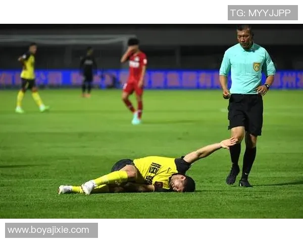 足球明星在赛场失利后的沮丧瞬间视频集锦展现运动员真实情感